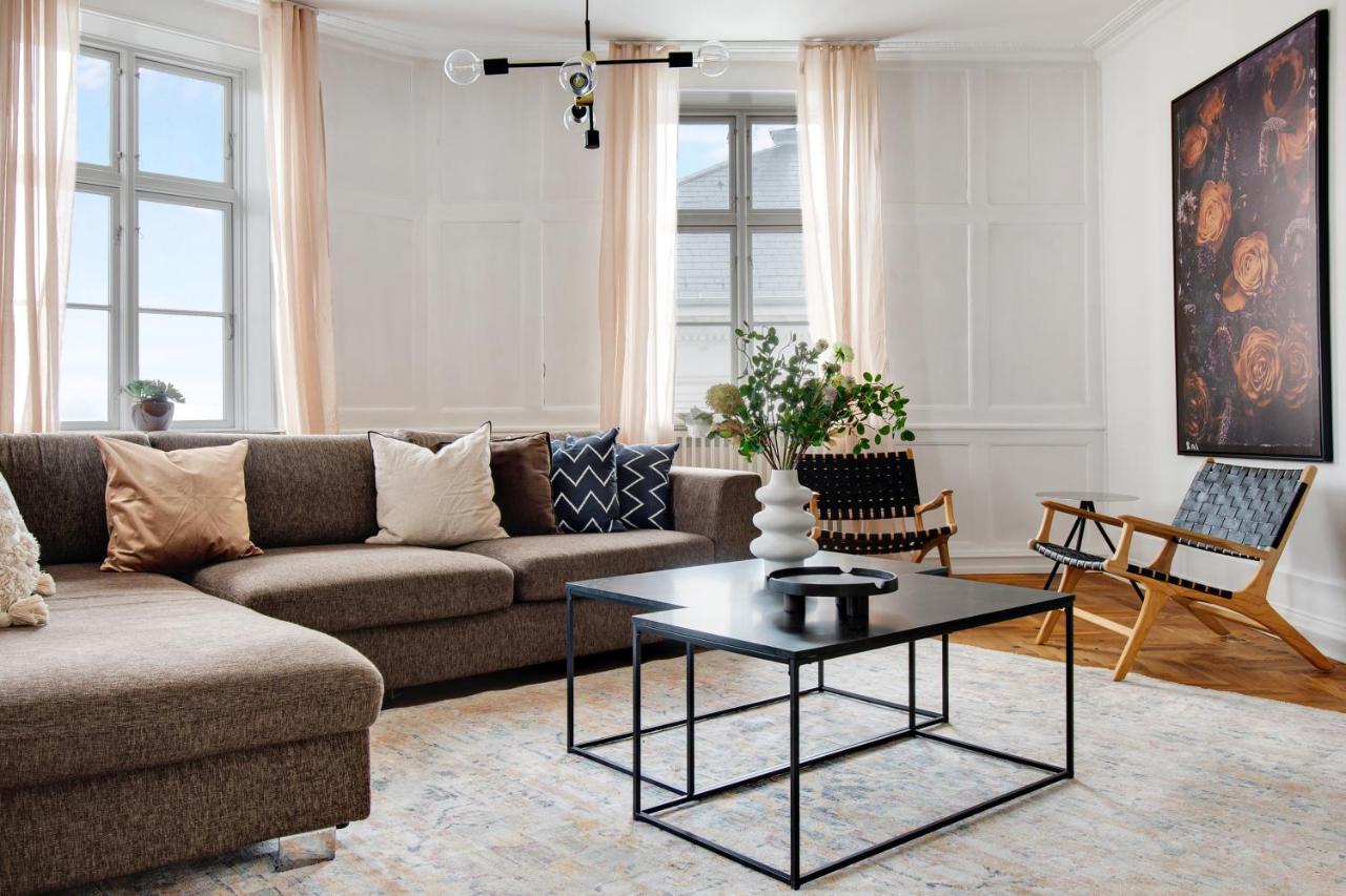 Sanders Square - Spacious Six-Bedroom Apartment Near Amalienborg Copenhaga Exterior foto
