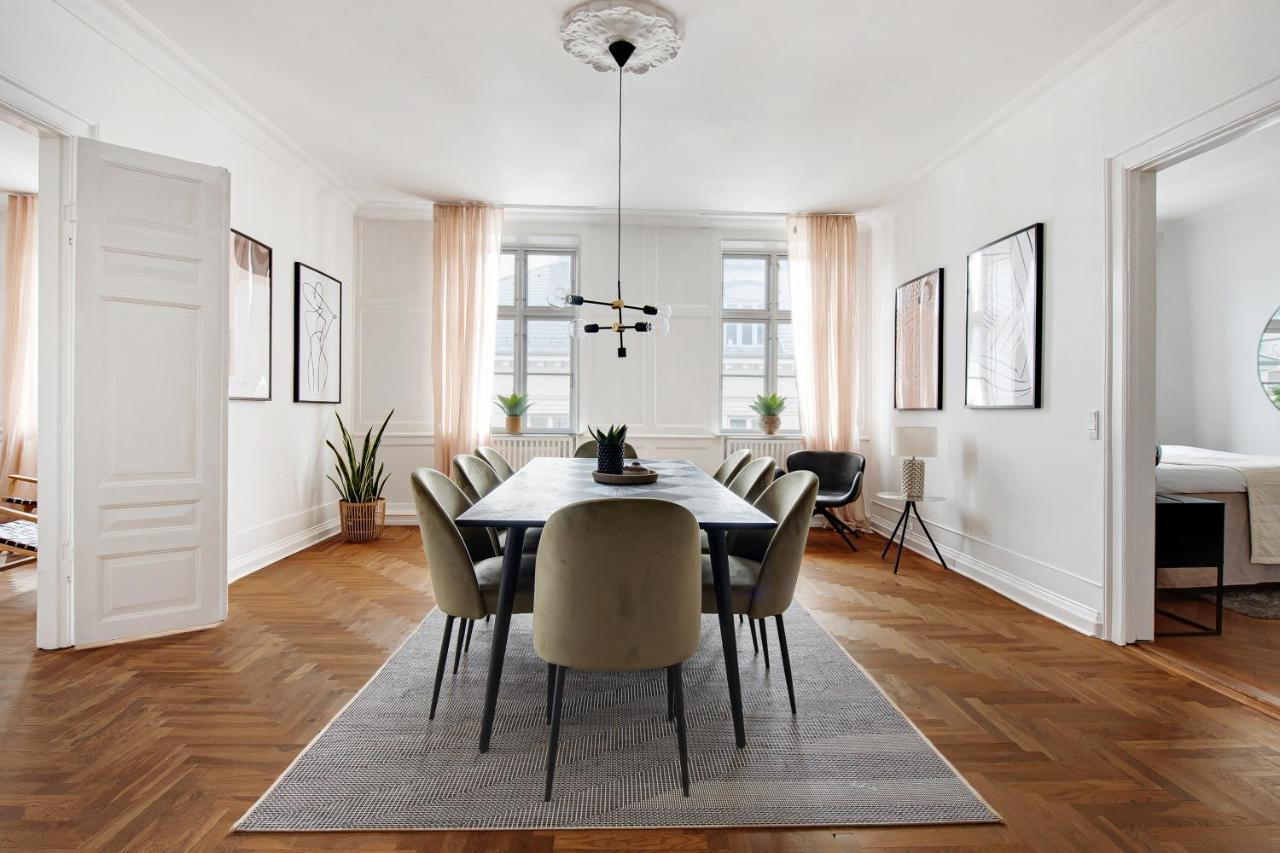 Sanders Square - Spacious Six-Bedroom Apartment Near Amalienborg Copenhaga Exterior foto