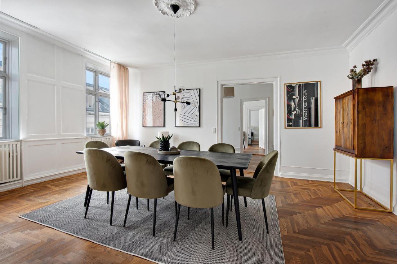 Sanders Square - Spacious Six-Bedroom Apartment Near Amalienborg Copenhaga Exterior foto