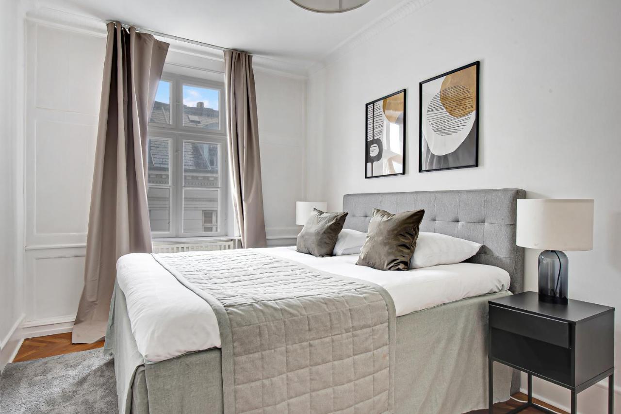 Sanders Square - Spacious Six-Bedroom Apartment Near Amalienborg Copenhaga Exterior foto