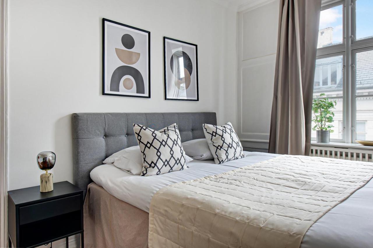Sanders Square - Spacious Six-Bedroom Apartment Near Amalienborg Copenhaga Exterior foto